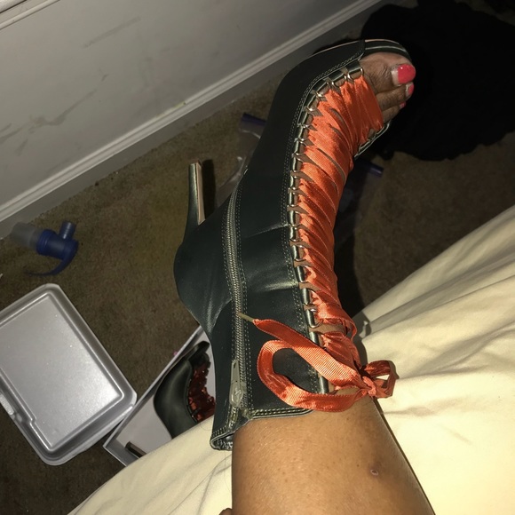 Steve Madden booties - Picture 6 of 8